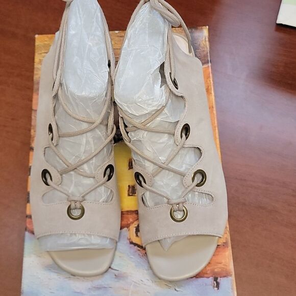 Bella Vita Clud Suede Ingrid Wedge Sandals Size 8 - Picture 3 of 9